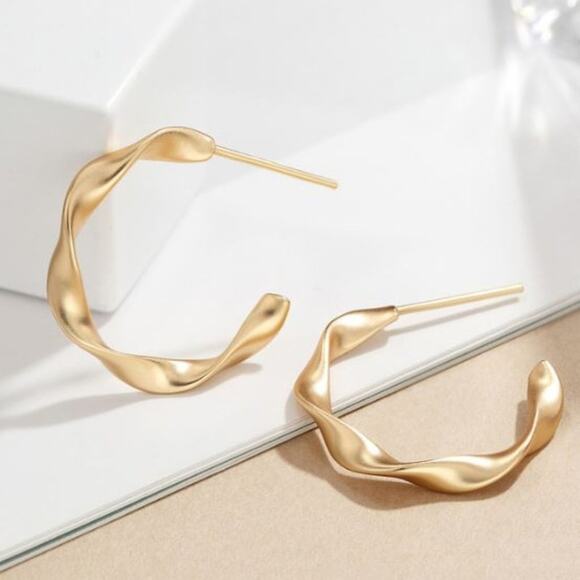 Gold Tone Twist Post Earrings - Picture 1 of 2